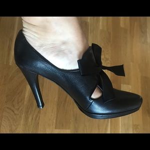 Stuart Weitzman leather heels